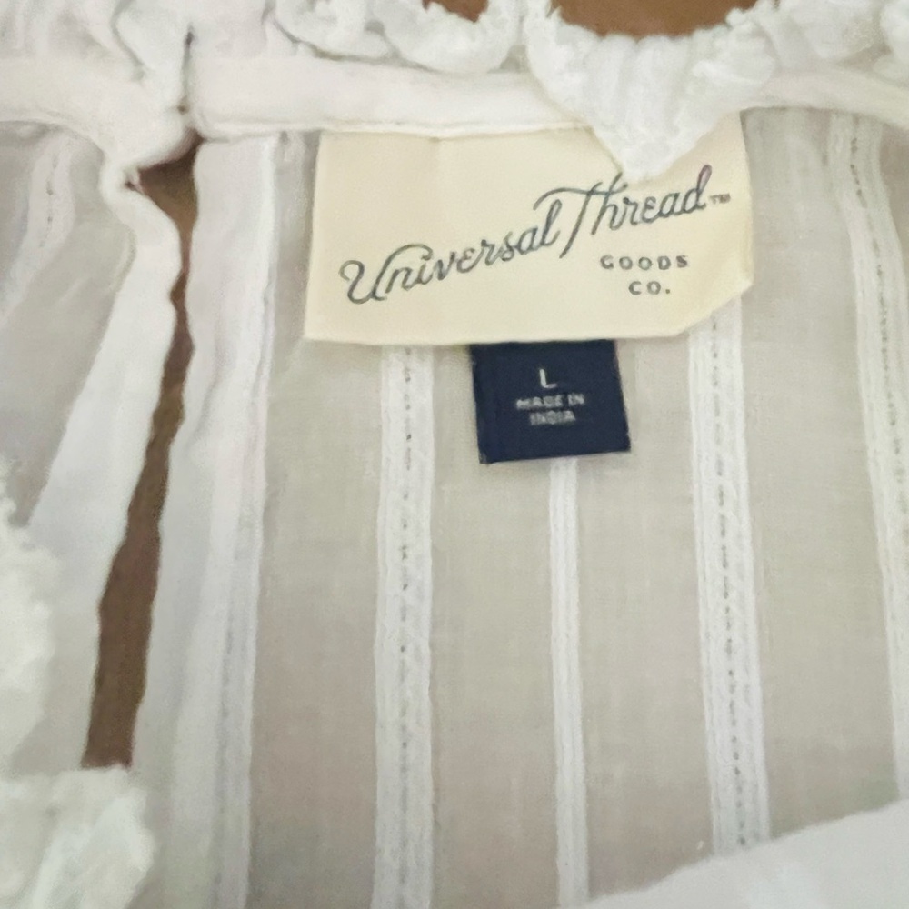 Universal Thread White Textured Blouse - Picture 12 of 12